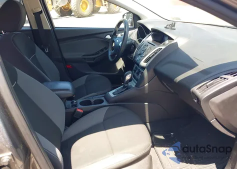 2014 Ford Focus Se z USA, uszkodzony, nr VIN 1FADP3K23EL409554